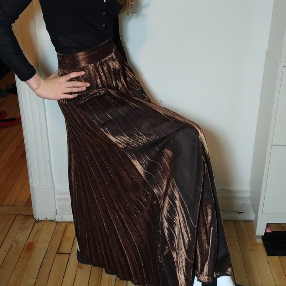 Chocolate brown pleated skirt mid-length XS like new - Picture 6 of 8